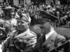 Mussolini e Hitler se encontram em estação de trem