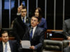 Bolsonaro elevou a tensão política ao endossar acusações contra Câmara e Senado