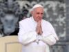 TV erra e noticia morte do Papa durante transmissão no Natal